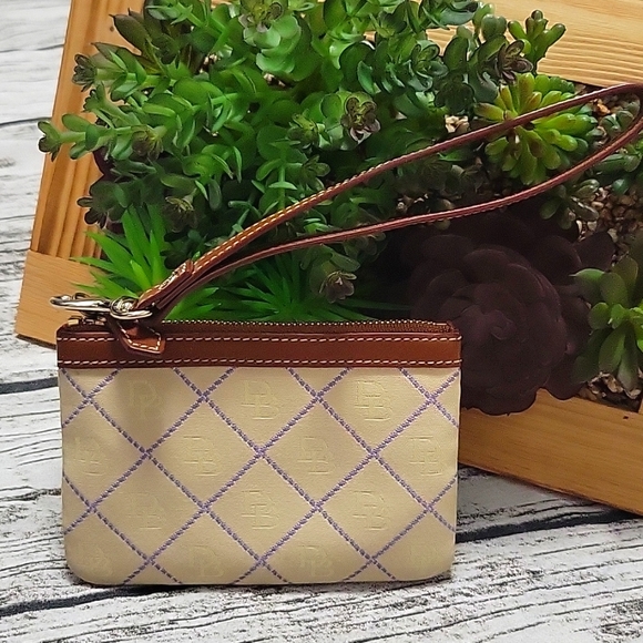 Dooney & Bourke Handbags - Dooney & Bourke Wristlet